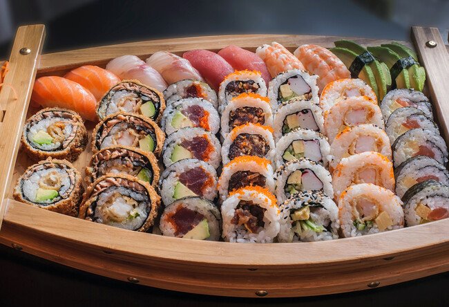 Explorando las variedades de sushi en Sushican